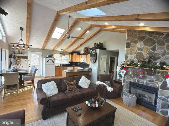 ASHTON WOODS MOUNTAIN HOME WITH 24+ ACRES