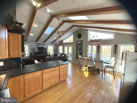 ASHTON WOODS MOUNTAIN HOME WITH 24+ ACRES