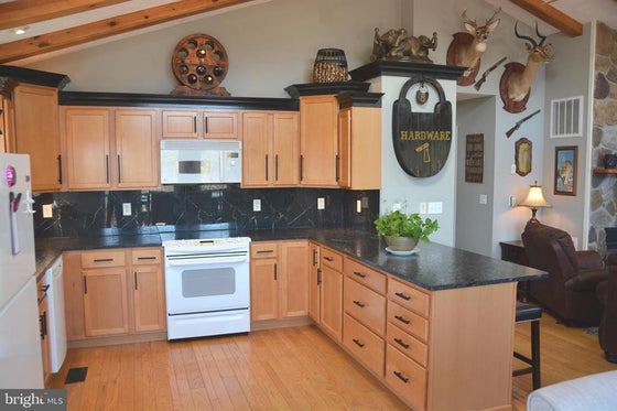 ASHTON WOODS MOUNTAIN HOME WITH 24+ ACRES