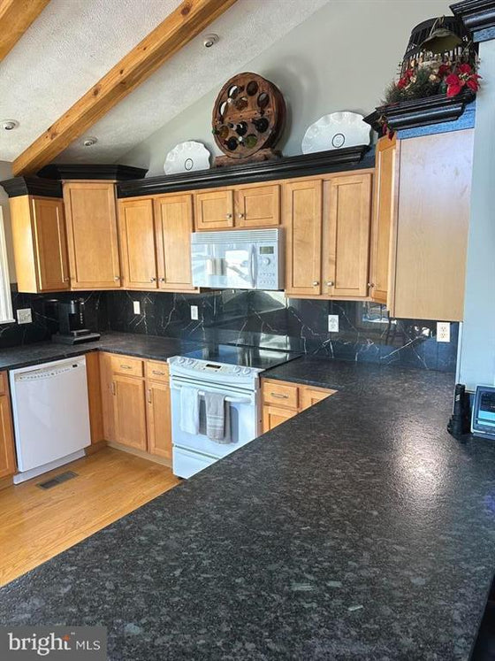 ASHTON WOODS MOUNTAIN HOME WITH 24+ ACRES