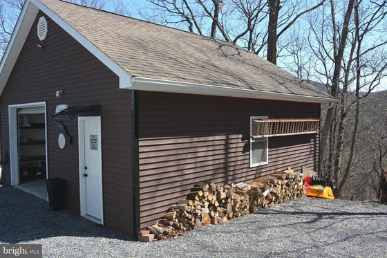 ASHTON WOODS MOUNTAIN HOME WITH 24+ ACRES