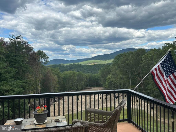 ASHTON WOODS MOUNTAIN HOME WITH 24+ ACRES