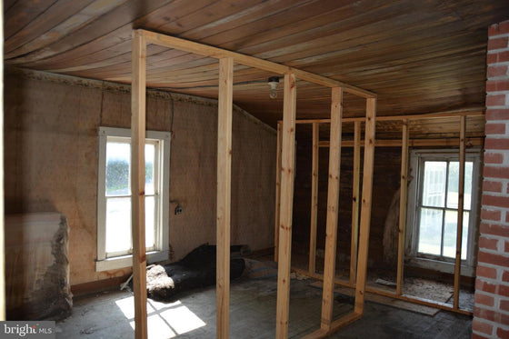 COMMERCIAL BUILDING WITH LAND YELLOW SPRING, WV