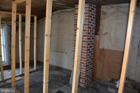 COMMERCIAL BUILDING WITH LAND YELLOW SPRING, WV