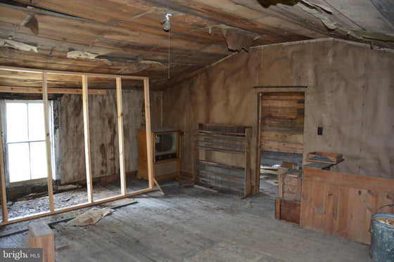 COMMERCIAL BUILDING WITH LAND YELLOW SPRING, WV