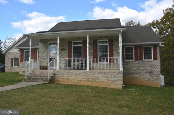 3 BEDROOM 2 BATH BRICK HOME IN FRONT ROYAL, VA