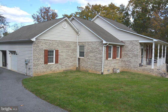 3 BEDROOM 2 BATH BRICK HOME IN FRONT ROYAL, VA