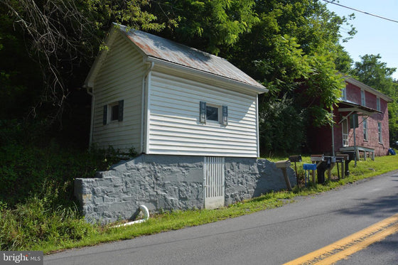 COMMERCIAL BUILDING WITH LAND YELLOW SPRING, WV