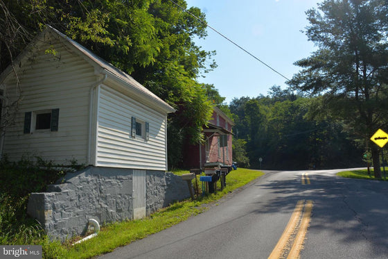 COMMERCIAL BUILDING WITH LAND YELLOW SPRING, WV