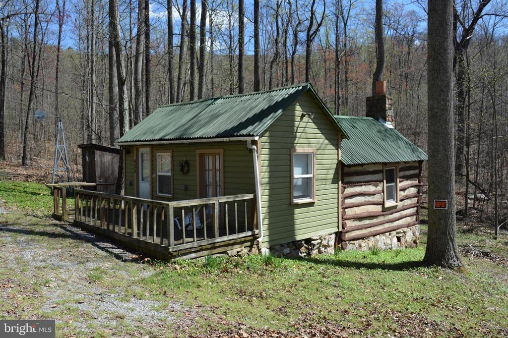 428 SAWLOG ROAD, GORE VA 21.23 ACRES LAND WITH RUSTIC CABIN